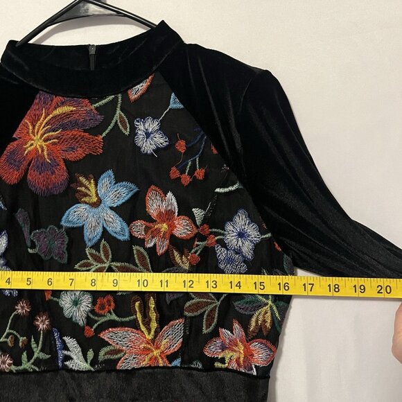 Dress Women’s Velvet Black Floral Embroidery Size Large Long Sleeves Lined Zip - Picture 4 of 12